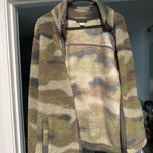 Old navy 1x plus Sherpa zip up camouflage